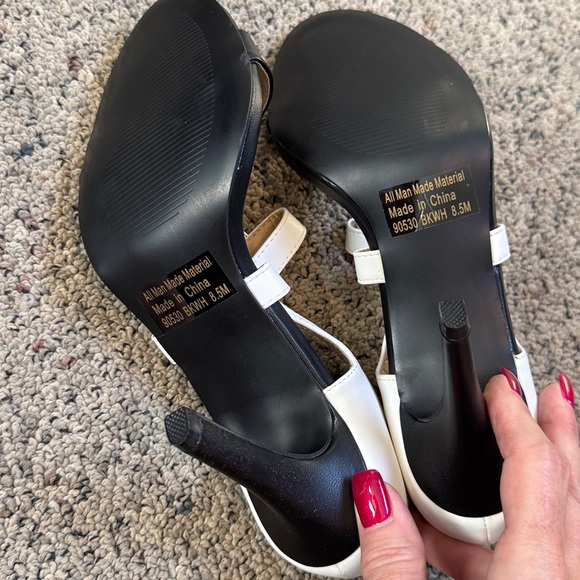 Boston Design Studio Black and White Open-Toe Heels NEW Sz 8.5 - Picture 6 of 6